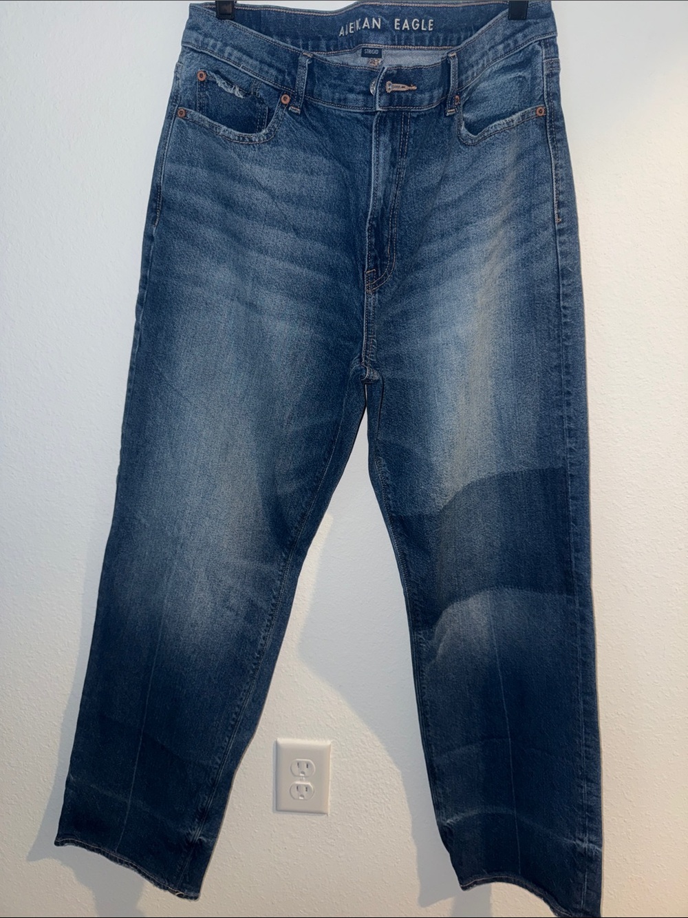 American Eagle Boyfriend Women’s Medium Blue Relaxed Jeans